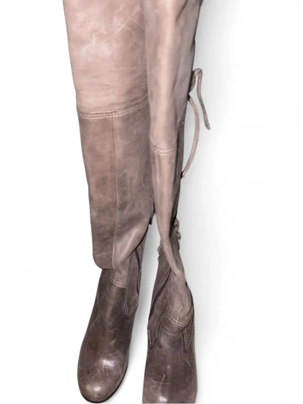 Vince Camuto classic knee